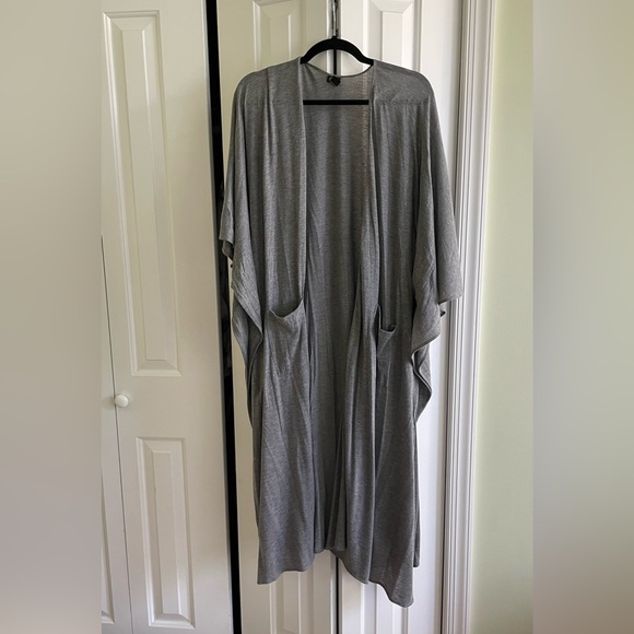 Oversized Gray Open Shawl - Picture 1 of 3